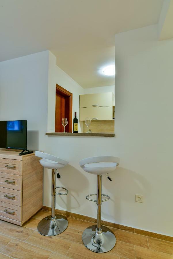 Apartmani Marina Kopitovic Petrovac Exterior foto